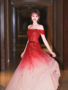 美女扣穴